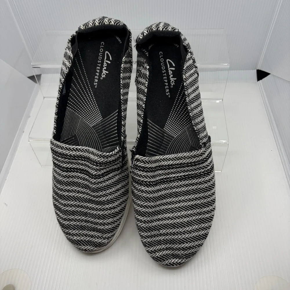 Clarks Cloudsteppers Black and White Slip-On Flats 9M
